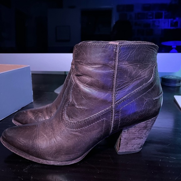Frye distressed leather ankle boots - Picture 2 of 14